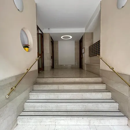 Strambhouse * Milán